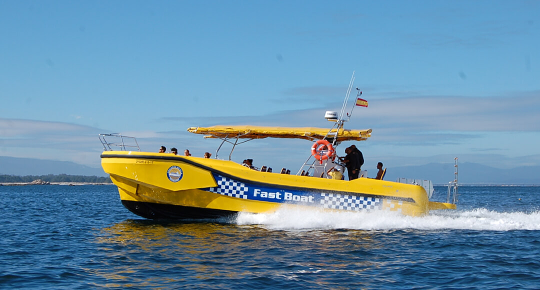 fast-boat-navegando-cies